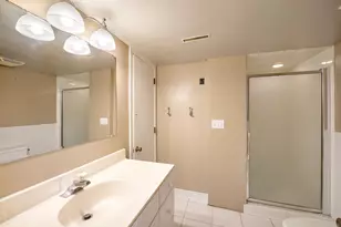 8106 Dakota Ln, Chanhassen, MN 55317 - Photo 16