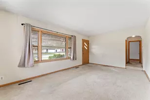 1402 7th St SE, Austin, MN 55912 - Photo 12