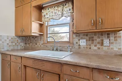 1402 7th Street SE, Austin, MN 55912 - Photo 8