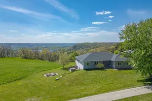 S3565 Rooster Ridge Ln, Fountain City, WI 54629 - Photo 1