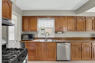 1404 Hubbard Ave, Saint Paul, MN 55104 - Photo 8