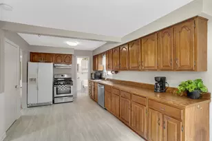 1404 Hubbard Ave, Saint Paul, MN 55104 - Photo 4