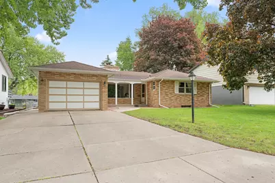 26 W Sandra Lee Drive, Saint Paul, MN 55119 - Photo 2