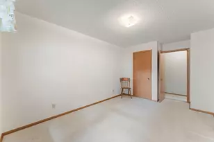 26 W Sandra Lee Dr, Saint Paul, MN 55119 - Photo 18