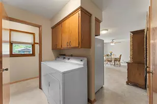 26 W Sandra Lee Dr, Saint Paul, MN 55119 - Photo 12