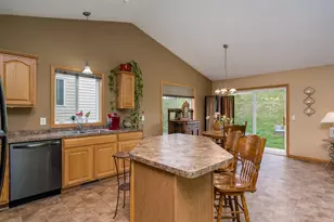 709 Tomahawk Ct, Madison Lake, MN 56063 - Photo 4