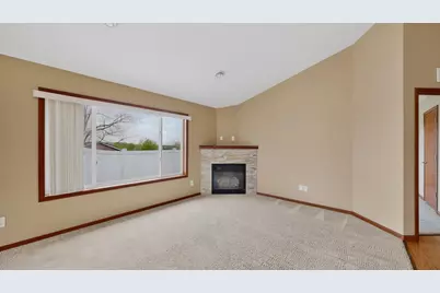 2528 Hawk Ridge Court SE, Rochester, MN 55904 - Photo 12