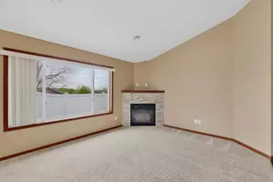 2528 Hawk Ridge Ct SE, Rochester, MN 55904 - Photo 12