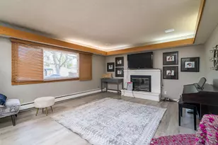 10940 Pioneer Dr, Burnsville, MN 55337 - Photo 4