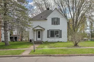 313 1st St, Sandstone, MN 55072 - Photo 1