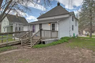 313 1st St, Sandstone, MN 55072 - Photo 4