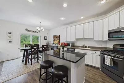 9728 Belmont Lane, Eden Prairie, MN 55347 - Photo 4