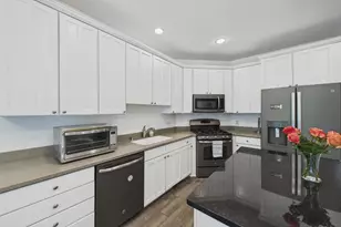 9728 Belmont Ln, Eden Prairie, MN 55347 - Photo 6