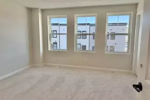 906 Woodlawn Ave, Saint Paul, MN 55116 - Photo 16
