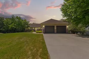 9327 Hillside Trail S, Cottage Grove, MN 55016 - Photo 2