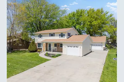 319 7th Street SW, Eyota, MN 55934 - Photo 1