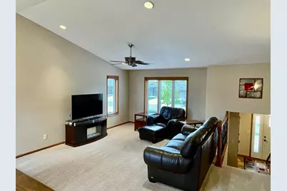 1409 28th Street SW, Austin, MN 55912 - Photo 8