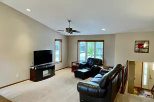1409 28th St SW, Austin, MN 55912 - Photo 8