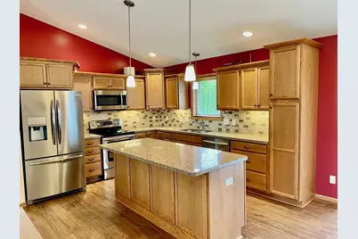 1409 28th Street SW, Austin, MN 55912 - Photo 4