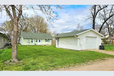 102 E 9th Street, Morris, MN 56267 - Photo 4