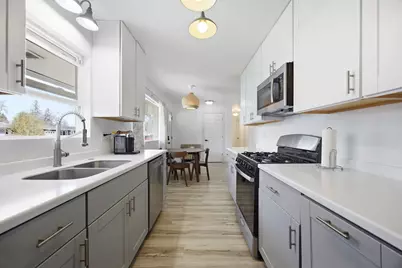 237 10 1/2 Avenue W, West Fargo, ND 58078 - Photo 10