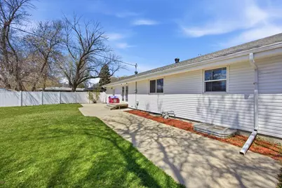237 10 1/2 Avenue W, West Fargo, ND 58078 - Photo 38