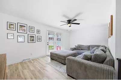 237 10 1/2 Avenue W, West Fargo, ND 58078 - Photo 12