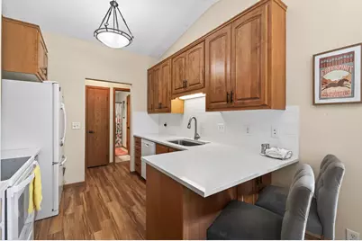 9625 Hampshire Lane, Eden Prairie, MN 55347 - Photo 14