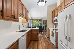 9625 Hampshire Ln, Eden Prairie, MN 55347 - Photo 16