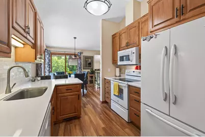 9625 Hampshire Lane, Eden Prairie, MN 55347 - Photo 18