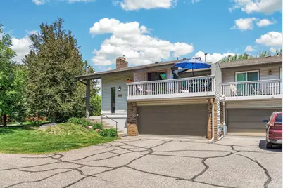 9625 Hampshire Lane, Eden Prairie, MN 55347 - Photo 2