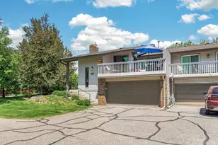 9625 Hampshire Ln, Eden Prairie, MN 55347 - Photo 2