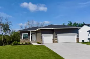 607 E 9th St, Zumbrota, MN 55992 - Photo 1