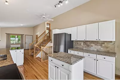 6129 Eagle Lake Drive, Maple Grove, MN 55369 - Photo 14