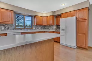 2304 SW 10 St, Willmar, MN 56201 - Photo 8