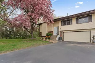 907 Heritage Ct W, Vadnais Heights, MN 55127 - Photo 1