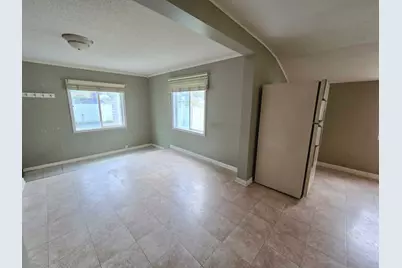 400 2nd Avenue SE, Wells, MN 56097 - Photo 8
