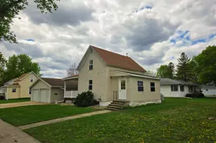 400 2nd Ave SE, Wells, MN 56097 - Photo 1