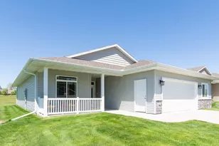 1552 Eagle Ridge St NE, Owatonna, MN 55060 - Photo 2
