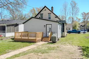 704 3rd St SE, Little Falls, MN 56345 - Photo 2