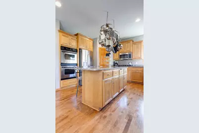7568 Walnut Curve, Chanhassen, MN 55317 - Photo 10