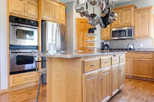 7568 Walnut Curve, Chanhassen, MN 55317 - Photo 10