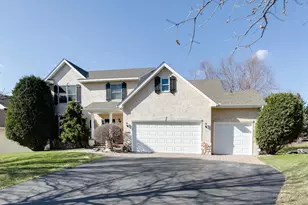 7568 Walnut Curve, Chanhassen, MN 55317 - Photo 4