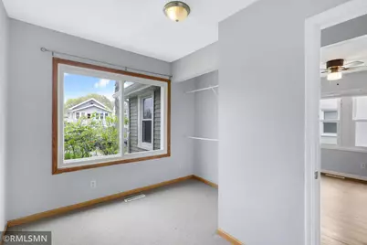 1868 Hawthorne Avenue E, Saint Paul, MN 55119 - Photo 10