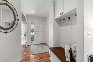 10725 Woodwatch Cir, Eden Prairie, MN 55347 - Photo 4
