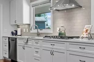 10725 Woodwatch Cir, Eden Prairie, MN 55347 - Photo 16