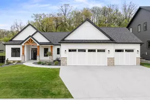 4228 Cassidy Ridge Dr NE, Rochester, MN 55906 - Photo 2