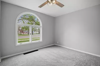 1110 5th Avenue NW, Austin, MN 55912 - Photo 2