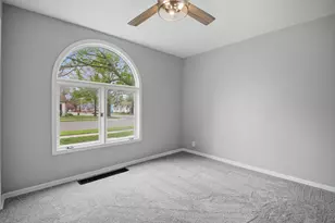 1110 5th Ave NW, Austin, MN 55912 - Photo 2