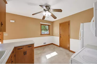 8231 Emerson Avenue S, Bloomington, MN 55420 - Photo 12